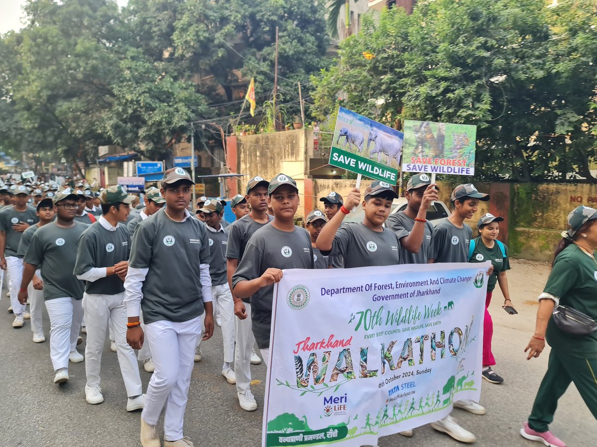 citizens_cf's tweet photo. The 5 KM milestone of the Jharkhand #Walkathon, organized by @JharkhandVan in collaboration with @TataSteelLtd and @citizens_cf, was marked at Argoda Chowk, Ranchi. The event featured several cultural performances and saw the participation of 2,000 enthusiastic walkers, who continued toward the next 10 KM milestone. #CFat27