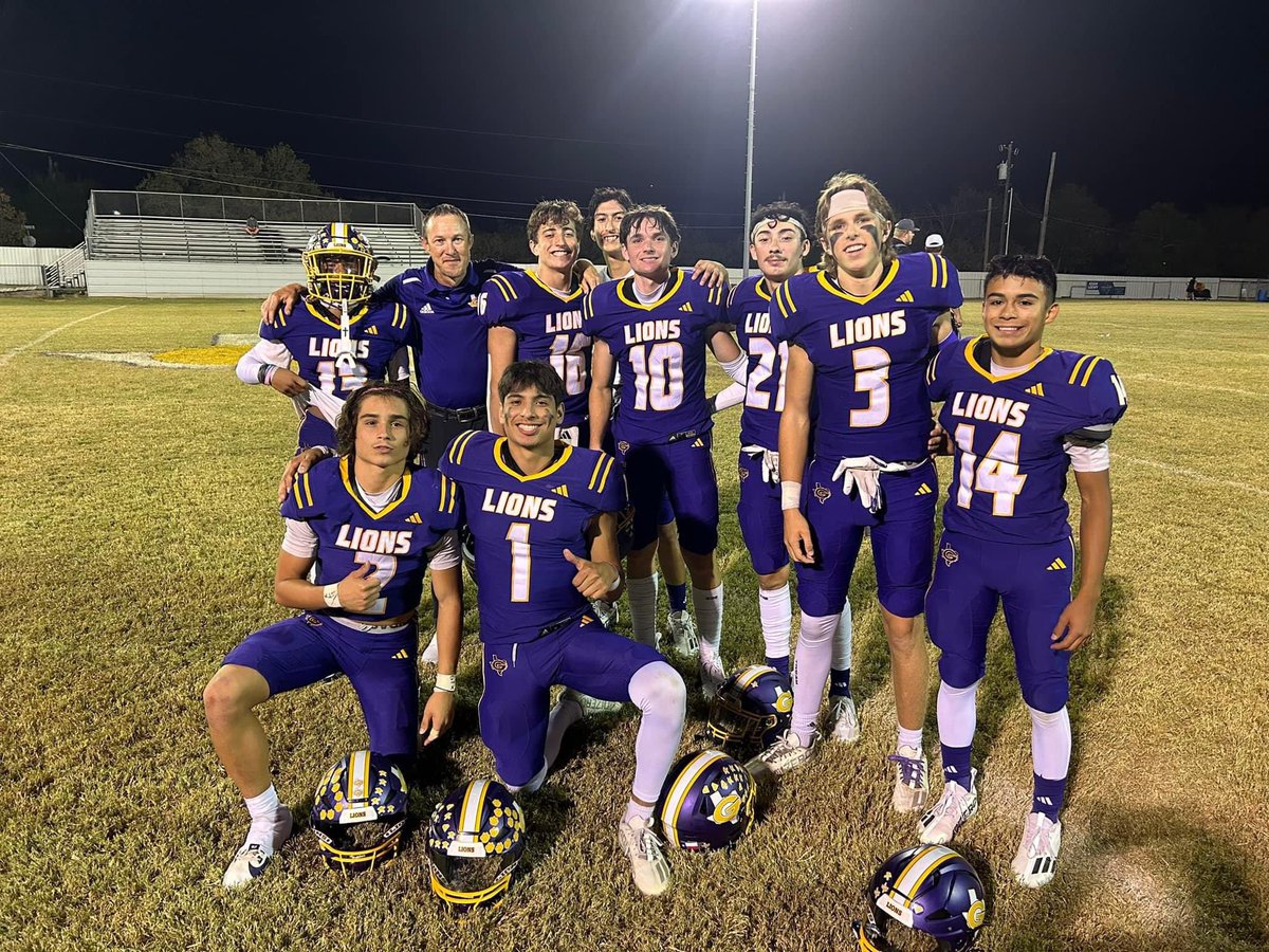 NickBlane_2's tweet photo. GHS🦁 NO FLY ZONE🦅 secondary is starting to come together🙏🏿
@bdrummond09 
@kcotten252003 
@JumpManSpade https://t.co/xWyMD4bgD4