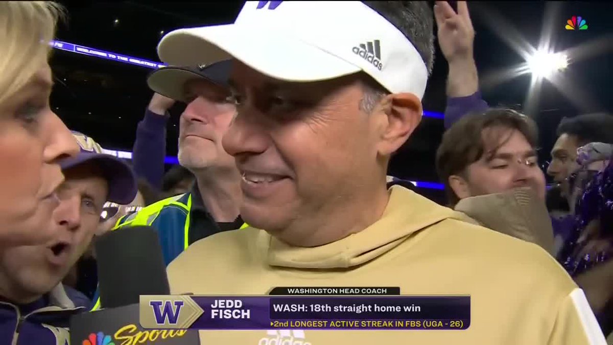 B1Gfootball's tweet photo. The Huskies remain dominant at home 💪 @UW_Football 

#B1GFootball https://t.co/JrXKmbE7uQ