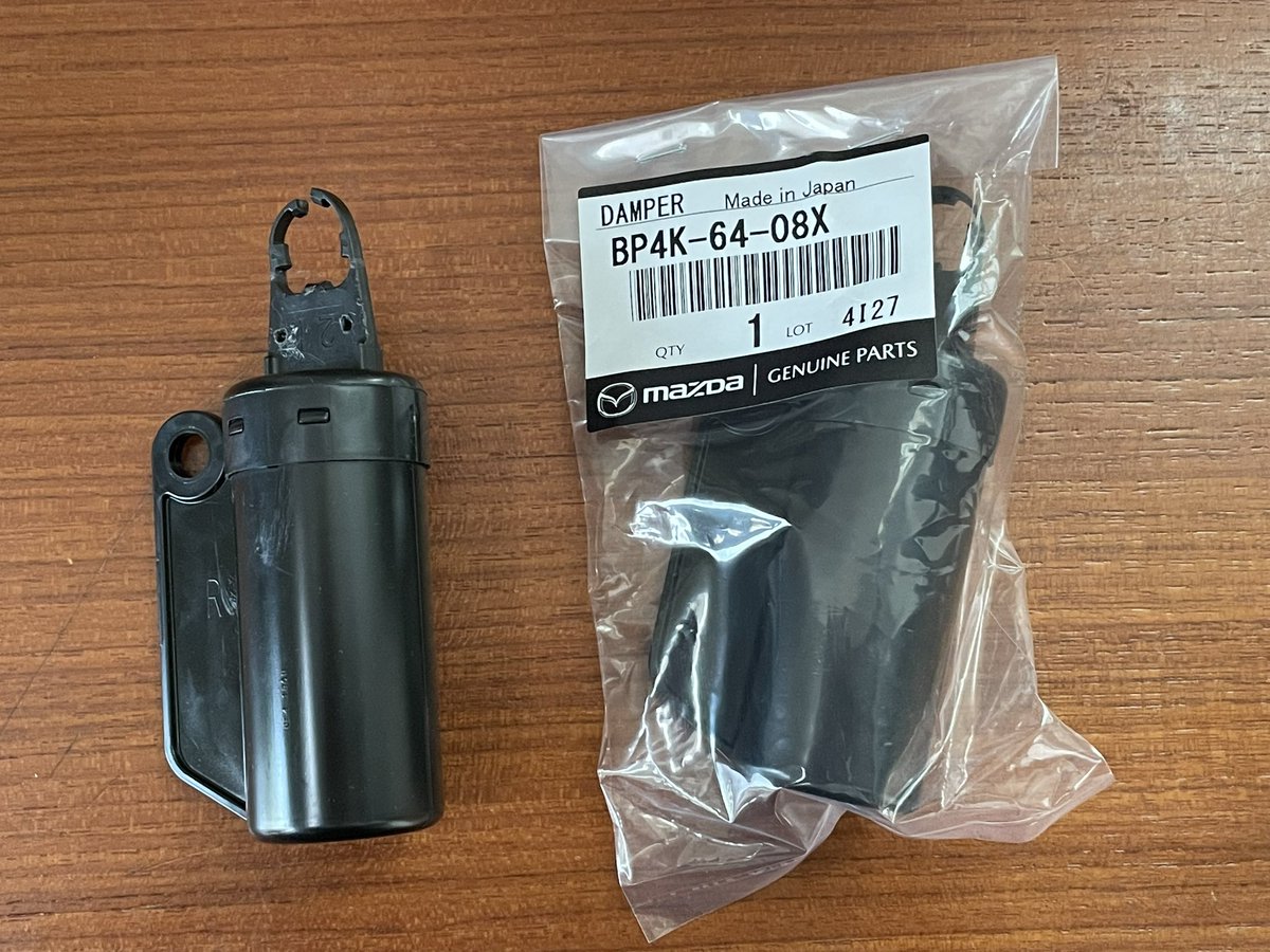 j34f5183's tweet photo. グローブボックスのダンパー交換 https://t.co/ZW0hRpy3lq