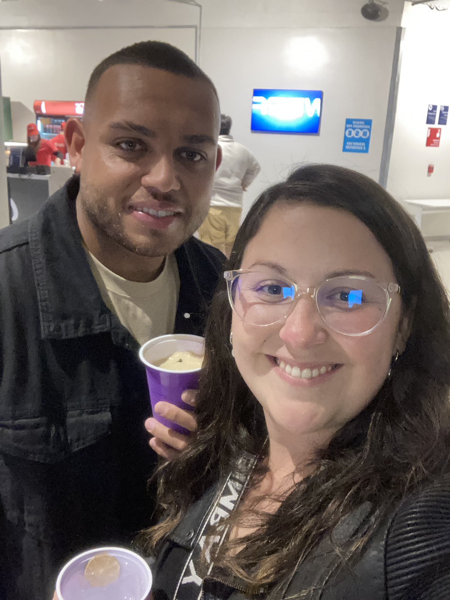 JIMEFAIRA's tweet image. #radiolga besitos del tano para Jime y Santi