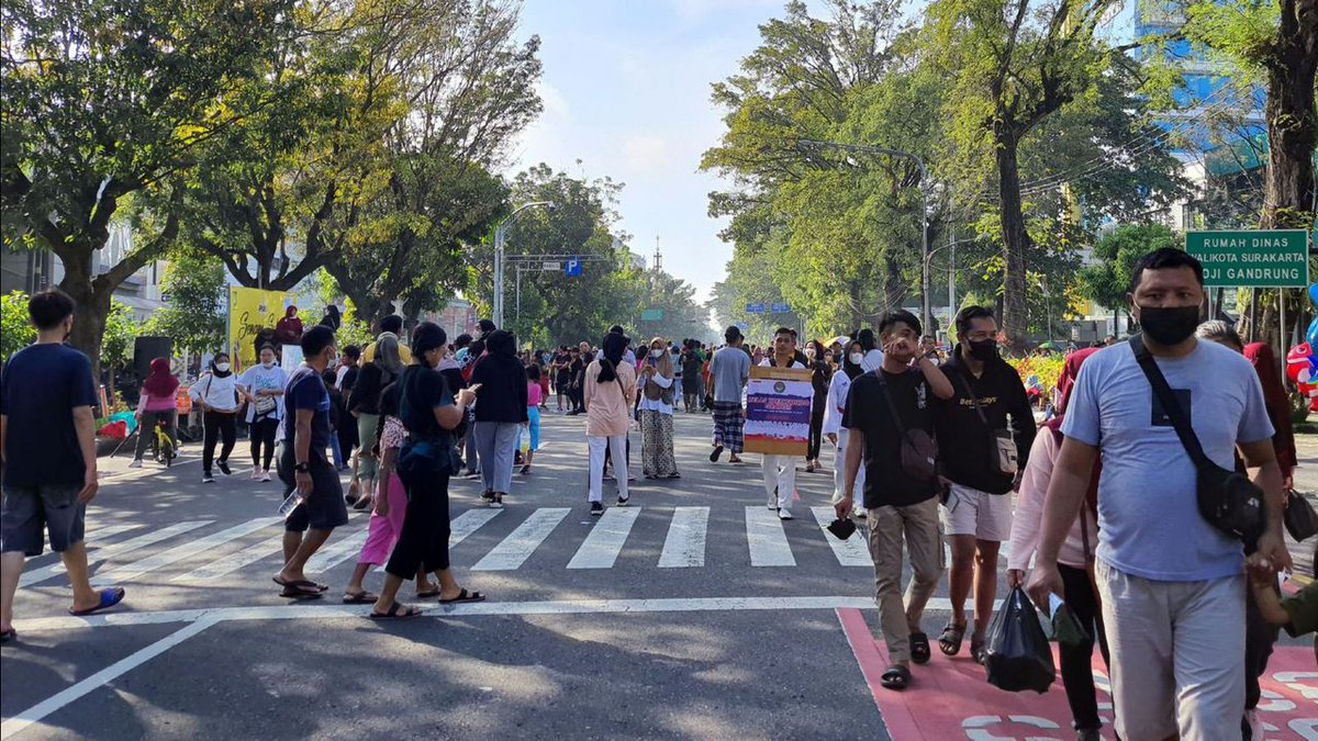 Cek artikel terbaru kita!👇
Car Free Day Solo: Surga Kuliner dan Keseruan di Jantung Kota
milenialis.id/car-free-day-s…