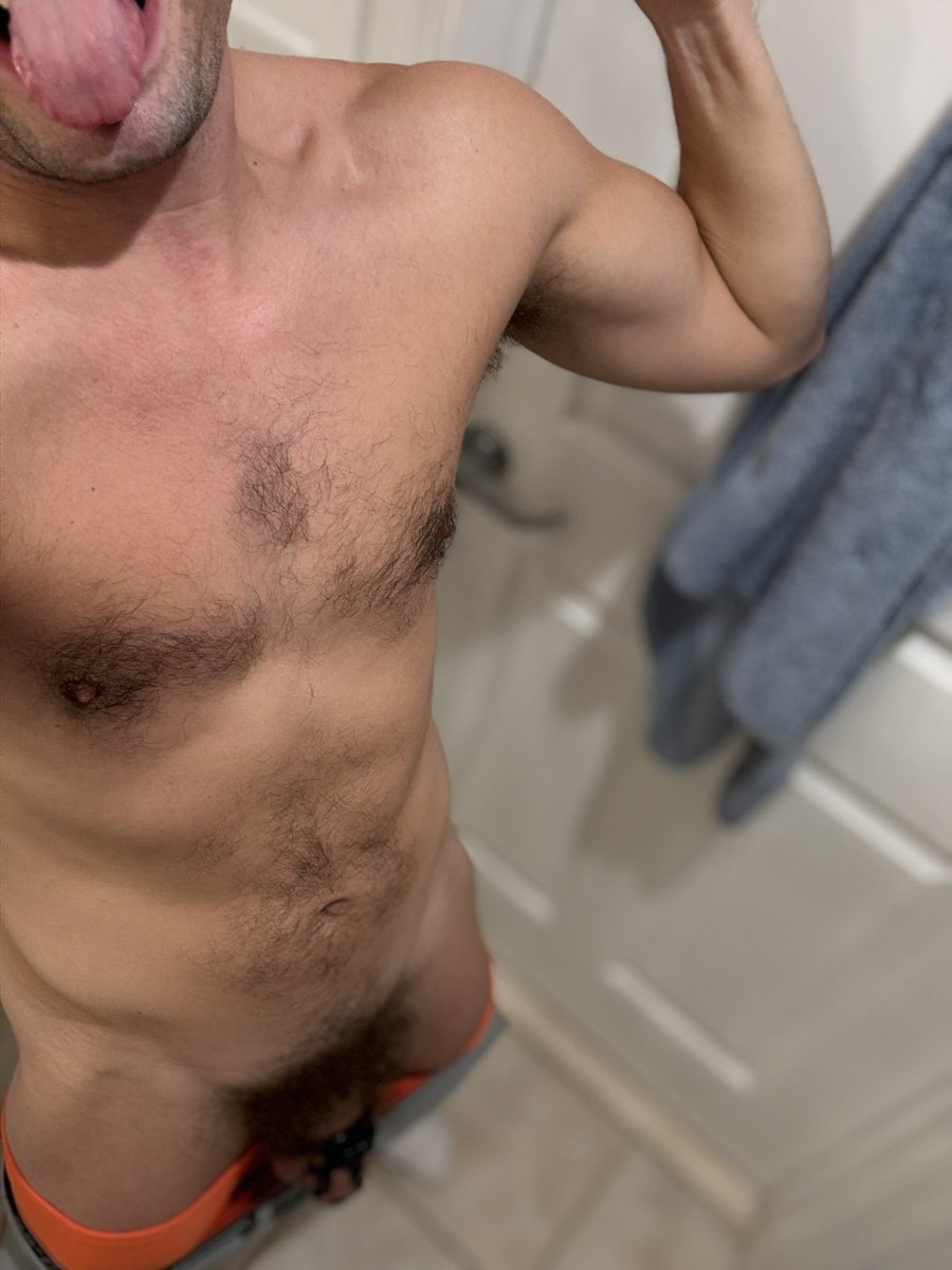 LateNightNatex's tweet photo. A hungover and horny day 5 for me https://t.co/GoB0UAxLUL