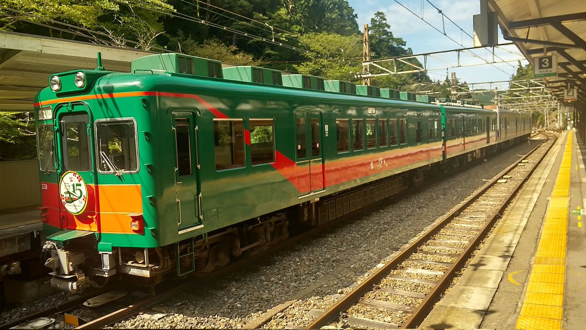 ZPYYGM's tweet photo. #天空15周年
この時間の車内はガラガラです https://t.co/JEGLdSRRuG