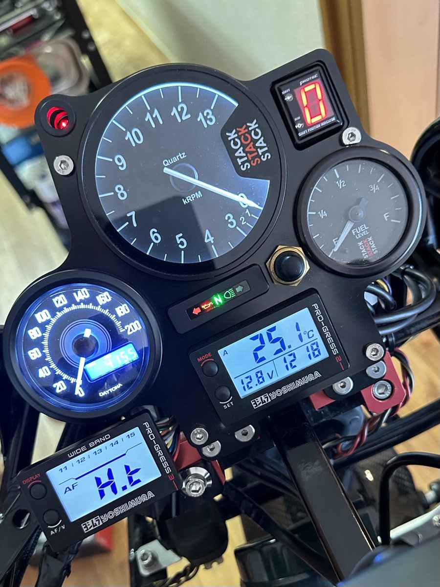 coco_gpz900r's tweet photo. めっちゃ見やすい！😆
#ヨシムラ
#progress3 https://t.co/GQc5Wb3NLk