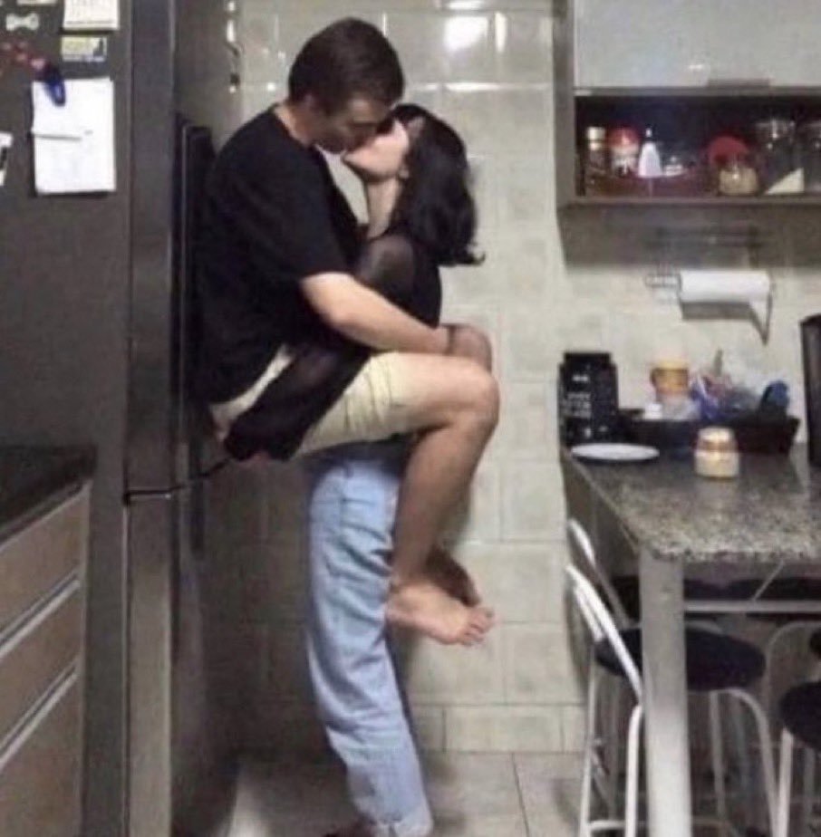 how men who play ezreal liked to be kissed