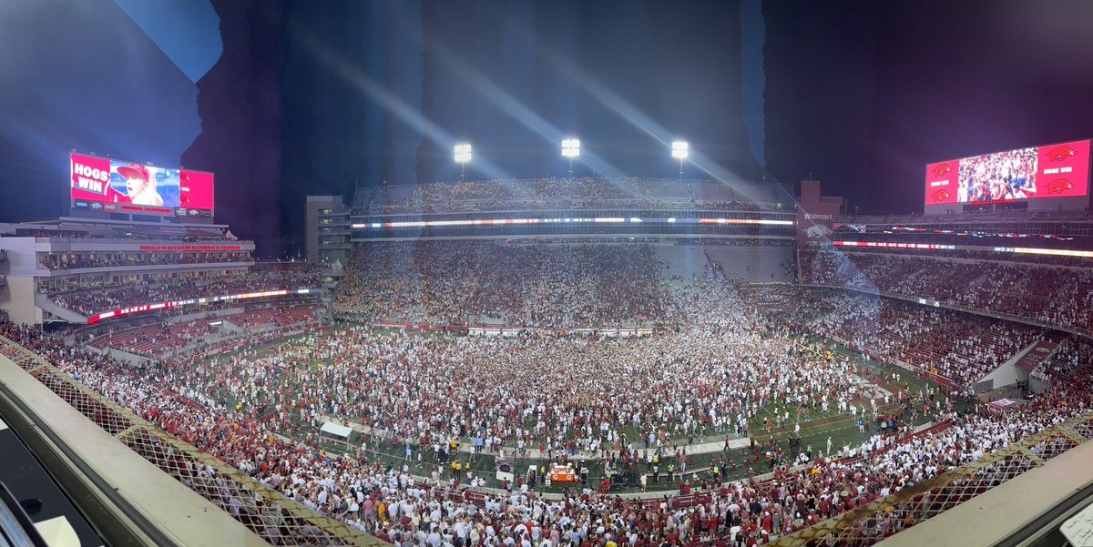 NWAHutch's tweet photo. What a scene. https://t.co/QTQwXAOUEs