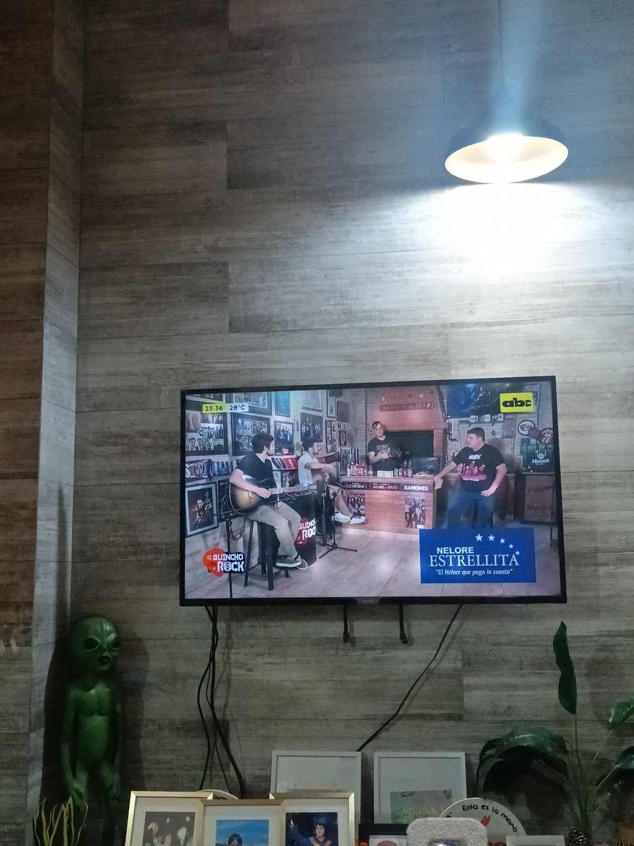 Un sábado más <a href="/Fedearias77/">FEDERICO ARIAS</a> <a href="/QuinchodelRock/">ElQuinchodelRock</a> ps: no hacer caso al extraterrestre