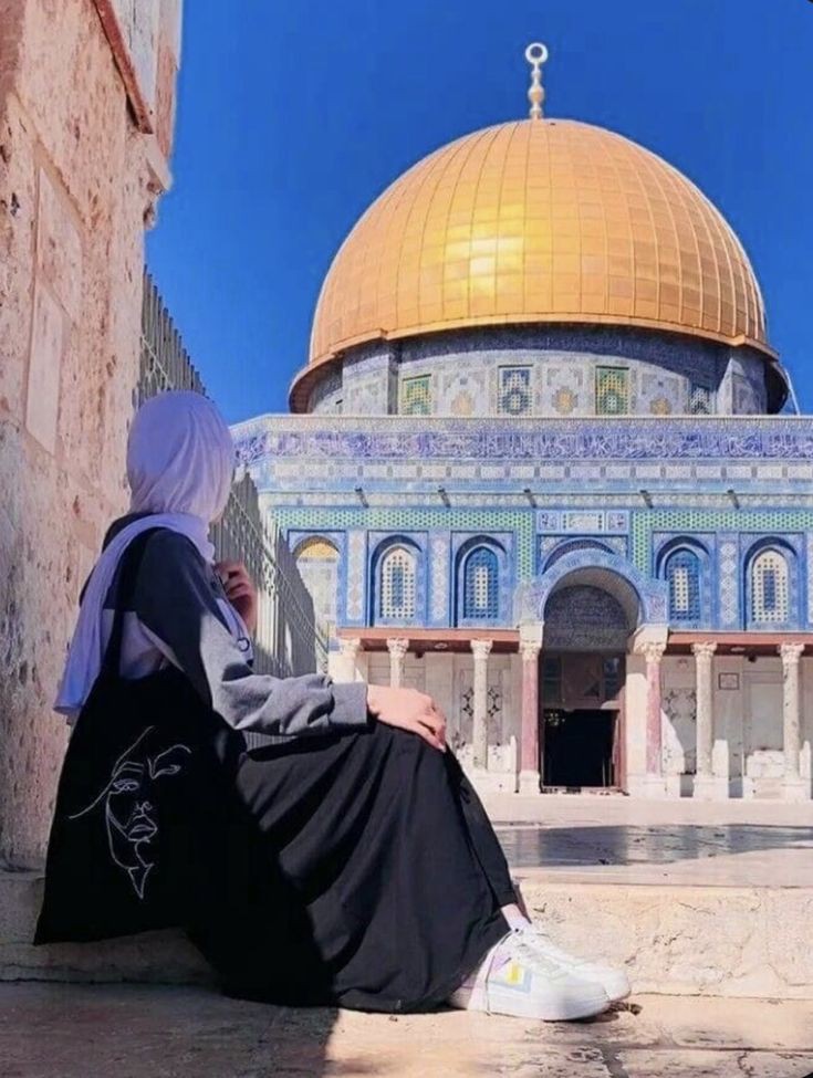 اللهم إشــرح صُدورنا بِـهذا المشهد عاجلاً غير آجل 
#آمِــــنوا لعل أحـــدكُم أقــــرب منزله إلى الله 
وله دعوة لاترد🤲