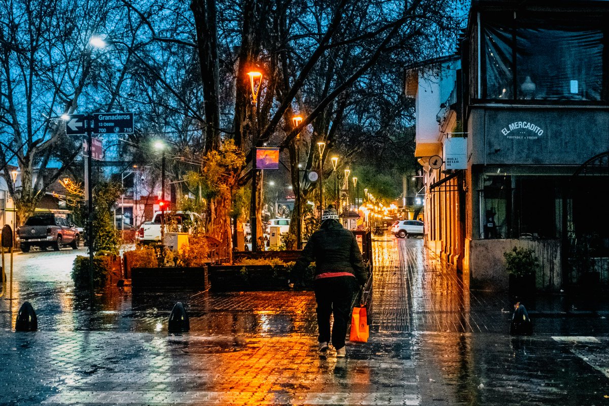 Una mañana lluviosa de Agosto en Mendoza 🌧️

Lo cotidiano se vuelve mágico, hay que saber apreciar cada momento, cada lugar, cada color que nos regala esta hermosa provincia ♥️

Siempre Mendoza 🫶