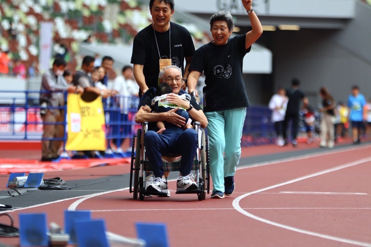 jaaf_official's tweet photo. 【#リレフェス】

◆家族リレー（4×100mリレー） タイ��レース

≪6組≫
1着 TEAM川西　51秒54
2着 わたそんず　54秒10
3着 プリティ☆LUCKY☆もふてぃ　1分01秒40
4着 yaguファミリーHSYAI　1分02秒44
5着 うちら４姉妹　1分05秒04
6着 TEAM SAIGUSA　1分09秒74
7着 team成生　1分12秒57
8着 よしのりファミリー　2分16秒98

✅結果速報
https://t.co/NrT9pDoSi0
#日本選手権リレー #JAAF #陸上 #リレー