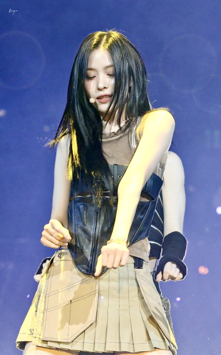 241005 K-LINK 🦋

#류진 #RYUJIN #있지 #ITZY #リュジン