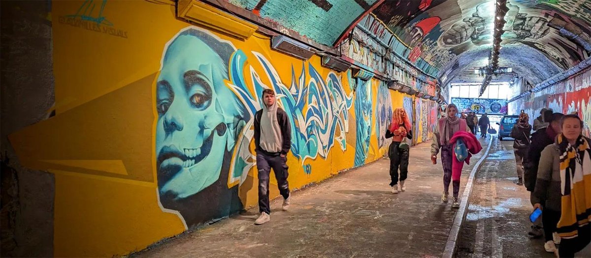Discover #London's hidden side! 🇬🇧✨ From the neon paradise of God's Own Junkyard to the peaceful ruins of St. Dunstan in the East, our latest article unveils 12 off-the-beaten-path attractions that will make you see the city in a whole new light.

europecitybreak.net/uk/london/hidd…