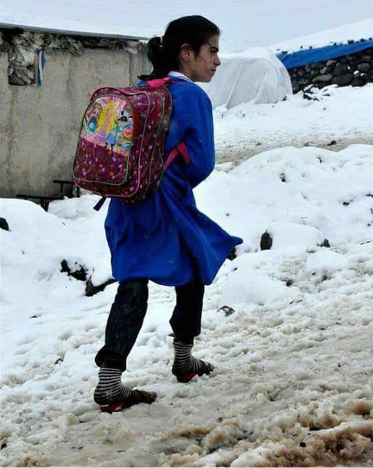 ÜZEYİYOĞLU A.Ş  OLARAK  10000 bin ihtiyaç sahibi öğrenci kardeşlerimize kışlık bot gönderiyoruz. 11 yıl  oldu bu yardımları yapıyoruz. Bu vicdani ve ahlaki bir görevdir. Kış ortasında Çocukların ayakları su alıp üşümesin. İş dünyasını bu konuda duyarlı olmaya davet ediyoruz.