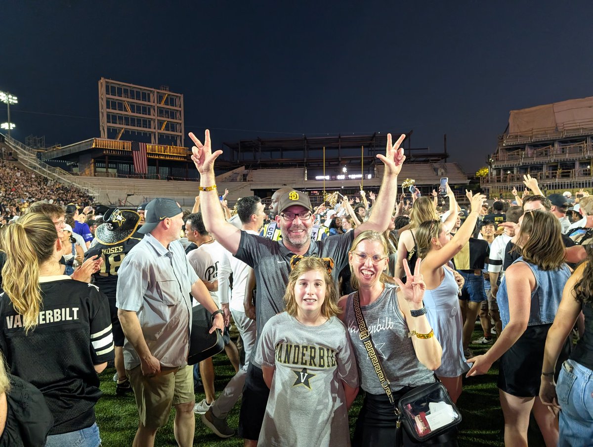 cmurdock's tweet photo. @VandyAD @Coach_Lea This was amazing! Historic win! https://t.co/Cth5yFy97R