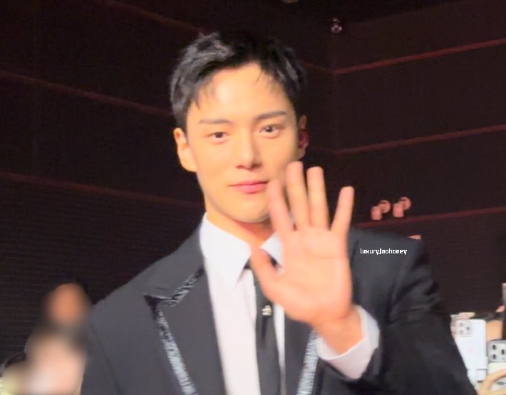 Honeyttokttok's tweet photo. 241006 민혁

혁아… 니가 왜 거기서 나와… https://t.co/rxU84QyV55