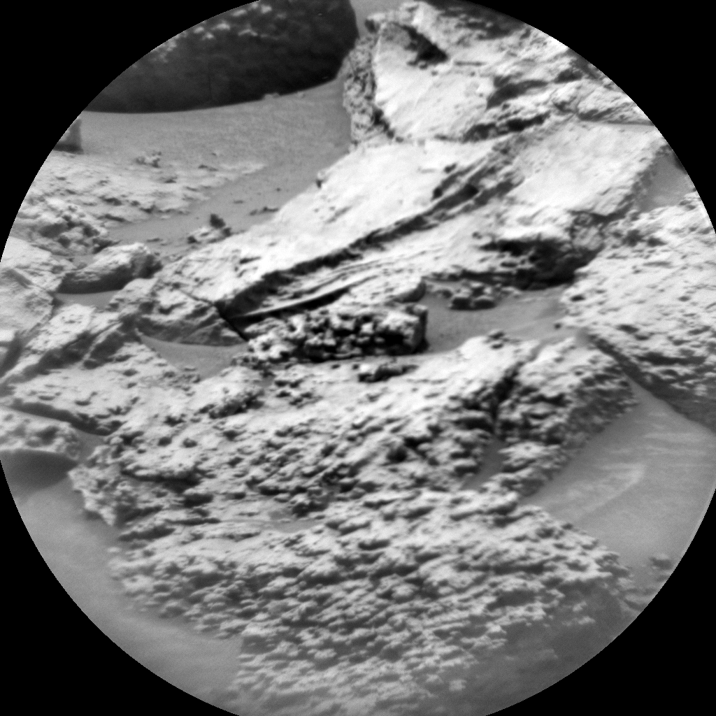 MarsMissionImgs's tweet photo. #CuriosityRover image taken on #Sol3648 at 12:12:44.870 PM with #ChemCam #Mars #NASA #Space https://t.co/0JA33y3b4b