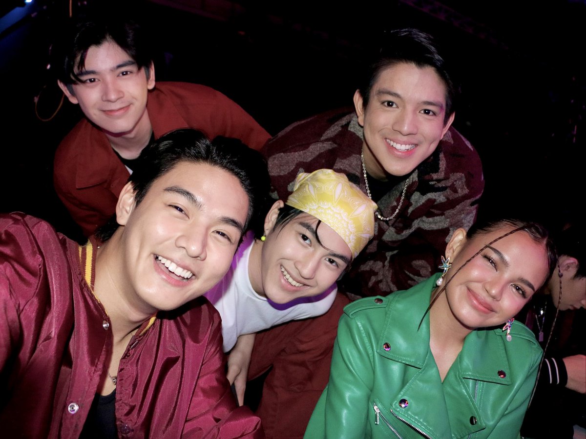 AllOutSundays7's tweet photo. Sunday fun day with the AyOS Barkada! 📸 #AllOutSundays #AOSVIPAccess https://t.co/YoMoaJKswe