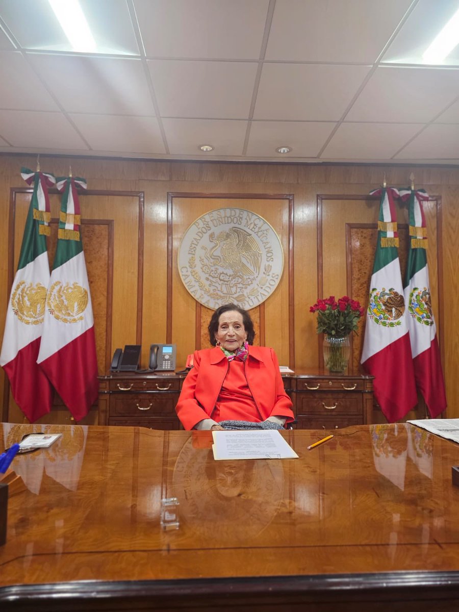 Primera mujer que dirigió la Facultad de Economía <a href="/UNAM_MX/">UNAM</a> 

Docente que apoyó a los estudiantes en 1968

Critica interna de su entonces partido, <a href="/PRI_Nacional/">PRI</a> , que la expulsó en 1987

Medalla Belisario Domínguez.

Hoy murió Ifigenia Martínez, presidenta de <a href="/Mx_Diputados/">H. Cámara de Diputados</a> 

Esta