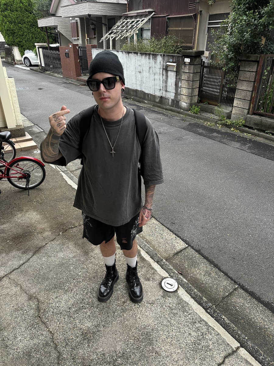 Day 1 recording vocals today!
I’ve been really enjoying the gameplay cycle of this city.
🖤💫