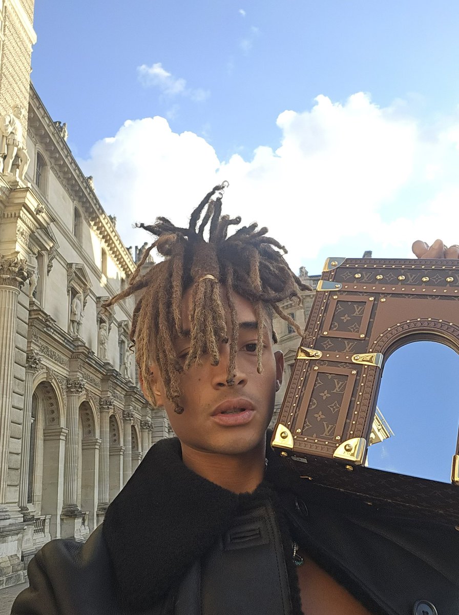 LV. <a href="/LouisVuitton/">Louis Vuitton</a>