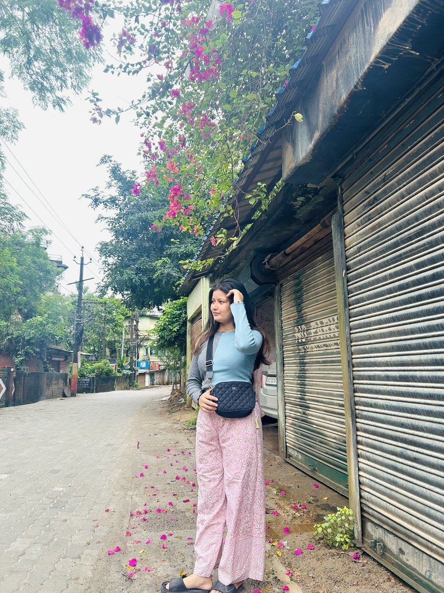 Munukon22's tweet photo. Good morning 💚

শৰৎত গ্ৰীস্মৰ অনুভূতি ☔️ https://t.co/Av3GKKz95z