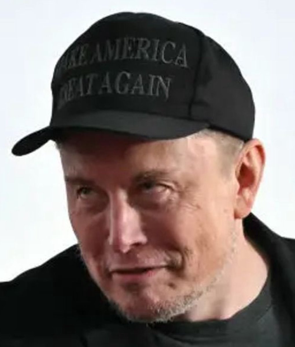 esjesjesj's tweet image. lmao he switched to a de-aged profile picture