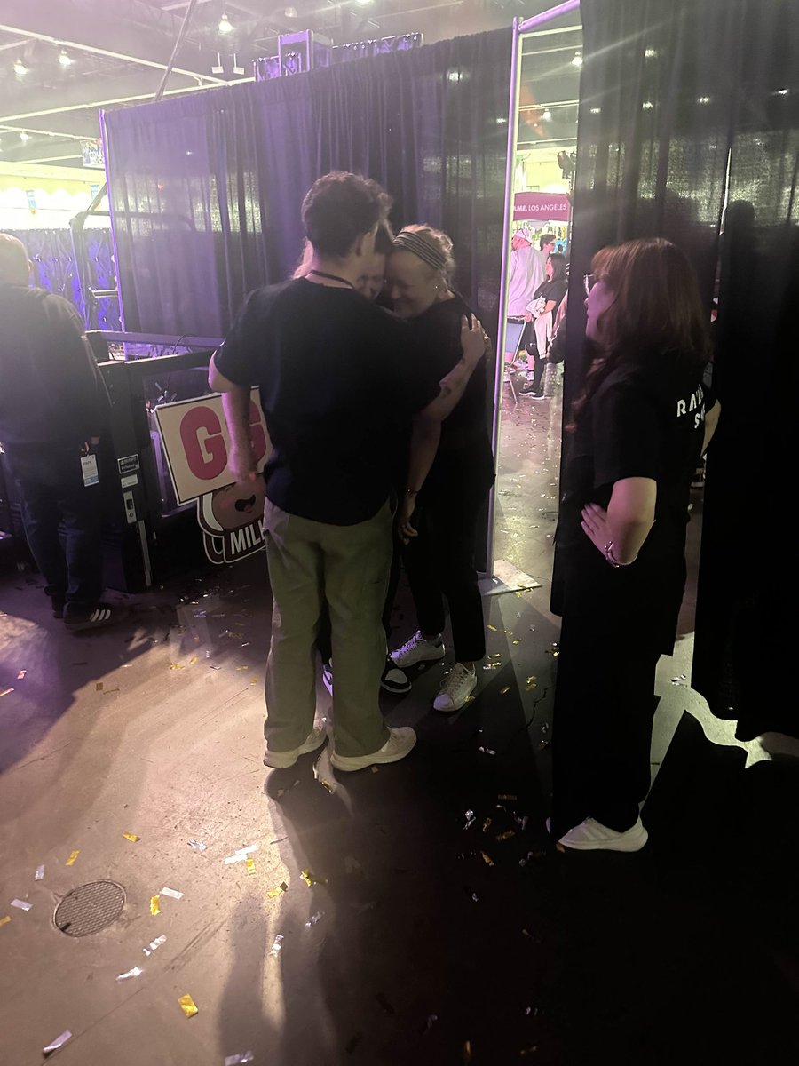 sapphiRe tweet media