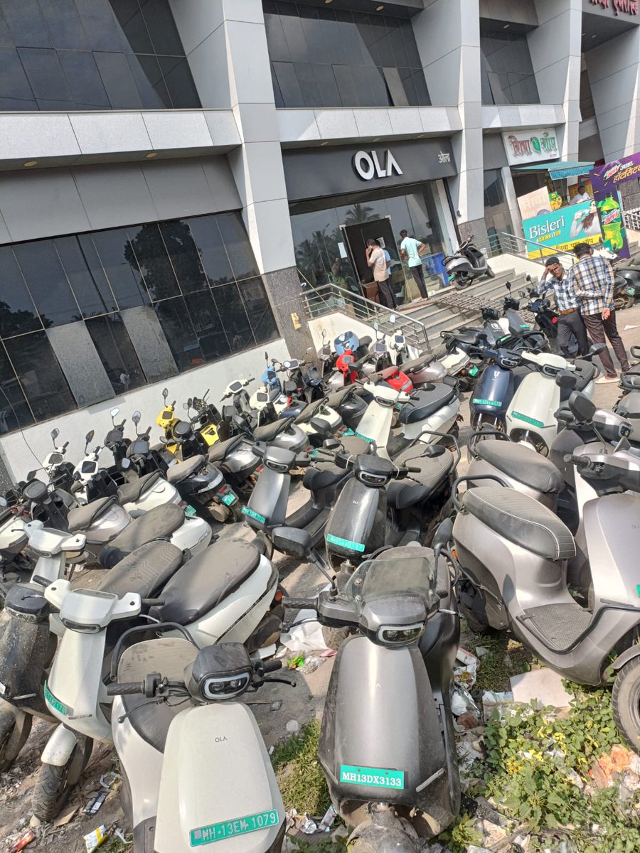 Kunal Kamra (@kunalkamra88) on Twitter photo Do indian consumers have a voice?
Do they deserve this?
Two wheelers are many daily wage workers lifeline…
<a href="/nitin_gadkari/">Nitin Gadkari</a> is this how Indians will get to using EV’s?
<a href="/jagograhakjago/">Consumer Affairs</a> any word?
Anyone who has an issue with OLA electric leave your story below tagging all… Do indian consumers have a voice?
Do they deserve this?
Two wheelers are many daily wage workers lifeline…
<a href="/nitin_gadkari/">Nitin Gadkari</a> is this how Indians will get to using EV’s?
<a href="/jagograhakjago/">Consumer Affairs</a> any word?
Anyone who has an issue with OLA electric leave your story below tagging all…