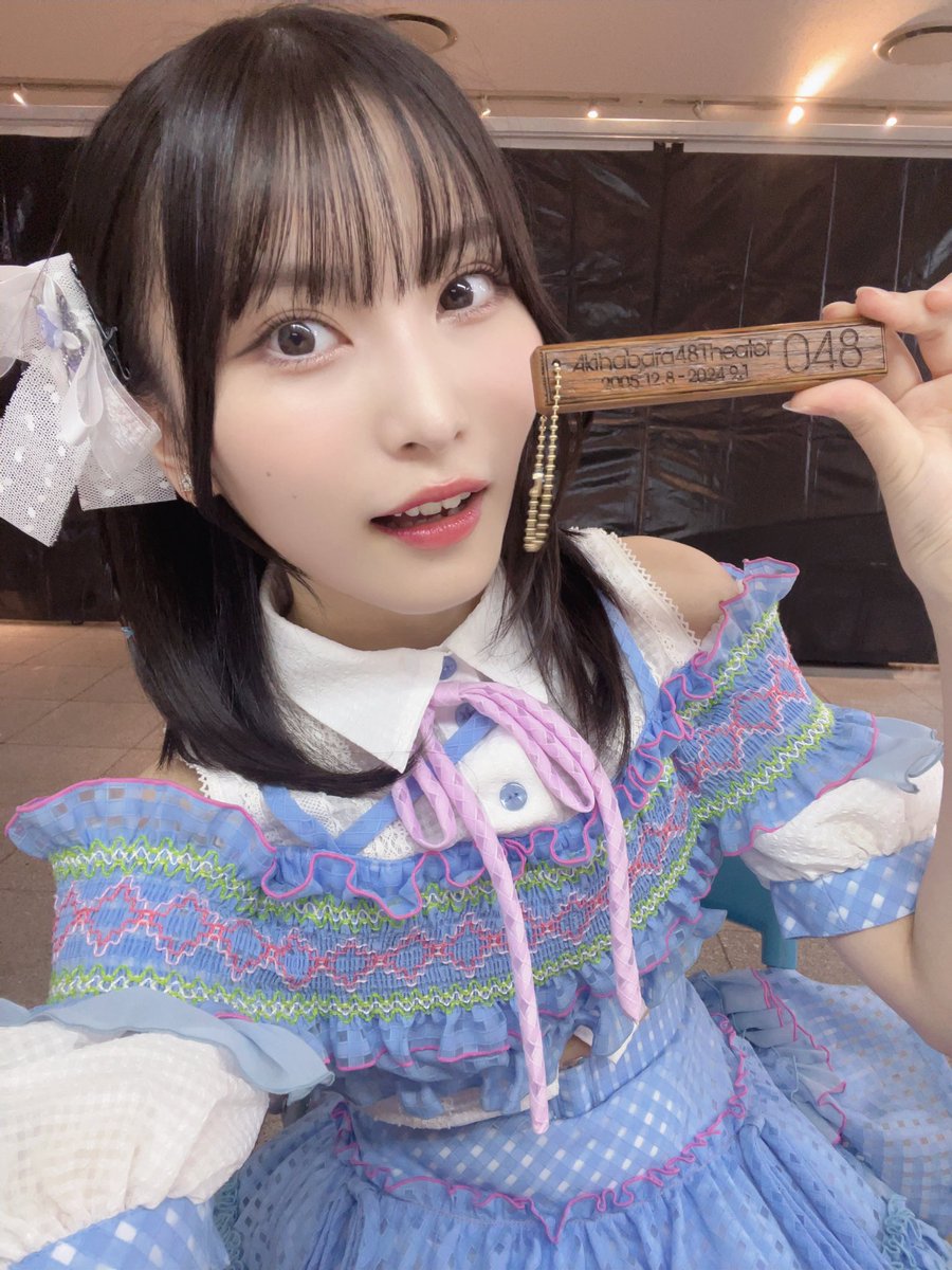 AKB48 劇場 ステージ 床材キーホルダー 劇場ステージの床材キーホルダー 実物見せてもらったよ🥺！！ #AKB48