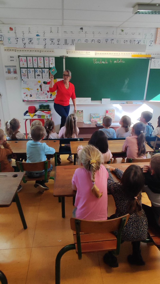 L'autrice et illustratrice Virginie Aladjidi 😍 nous a proposé d'illustrer une planche  à la manière des inventaires naturalistes. Nous avons représenté le cycle de vie de l'axolotl.❤️