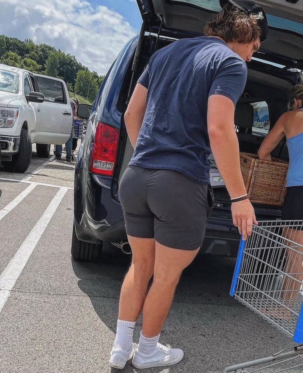 shu94789677's tweet photo. Two thicc bitches
#gotass #dumpy #bigbootybooty #thiccmen #bigbootyboys #thundercheeks #thicc
#Shts3 #doublecheekedup #cake #assonmen #assgrab #ass #bubblebootyboyz #bubblebutt #thiccc #booty #jigglebooty https://t.co/GZv5sdsynK