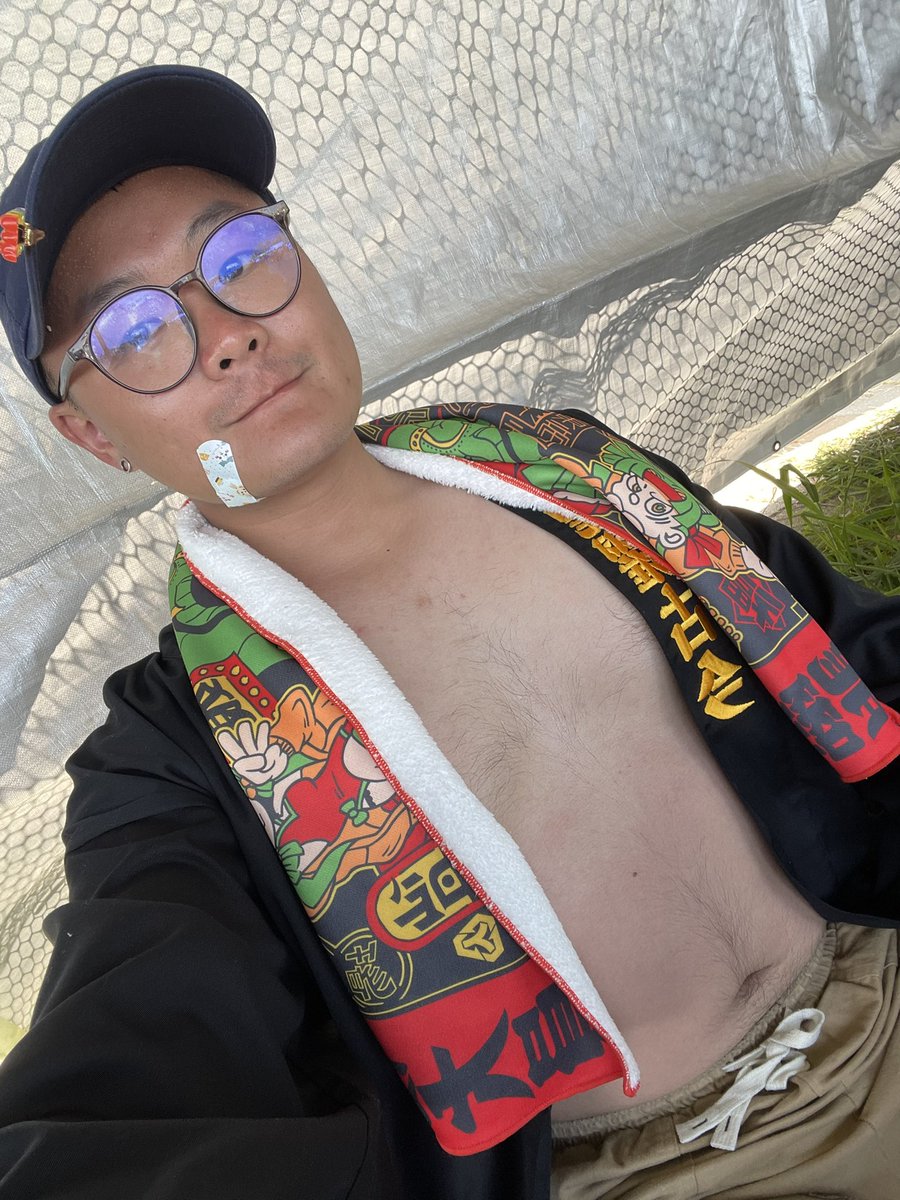 浪人祭

小公車全新塗裝（其實是曬紅了）

快來找窩親親🥵