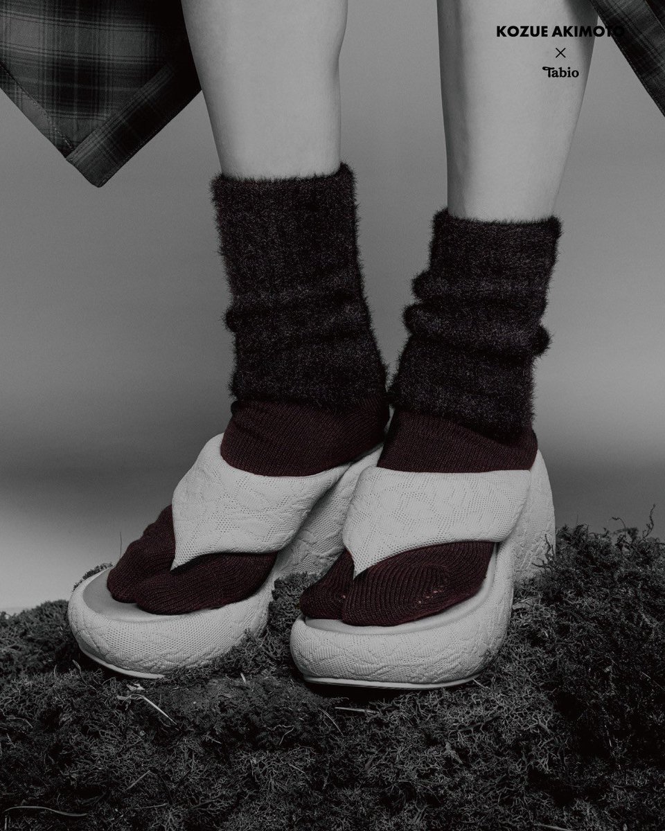 タビナイロンモールソックス🧦
黒🖤レディースのみ
(写真はモノクロですが、靴下実際の色になってます)