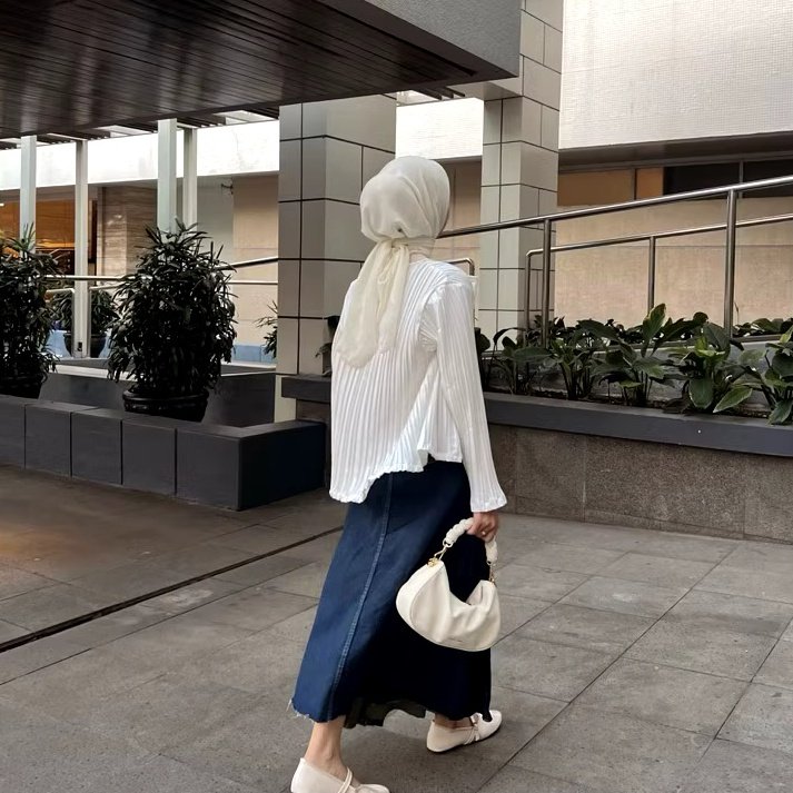 gieview's tweet photo. ayo kepoin toko ini yang suka outift minimalist. Koleksi mereka simple tapi cakep bgt gampang di mix n match✨🫶 https://t.co/E3f5B8GSQe