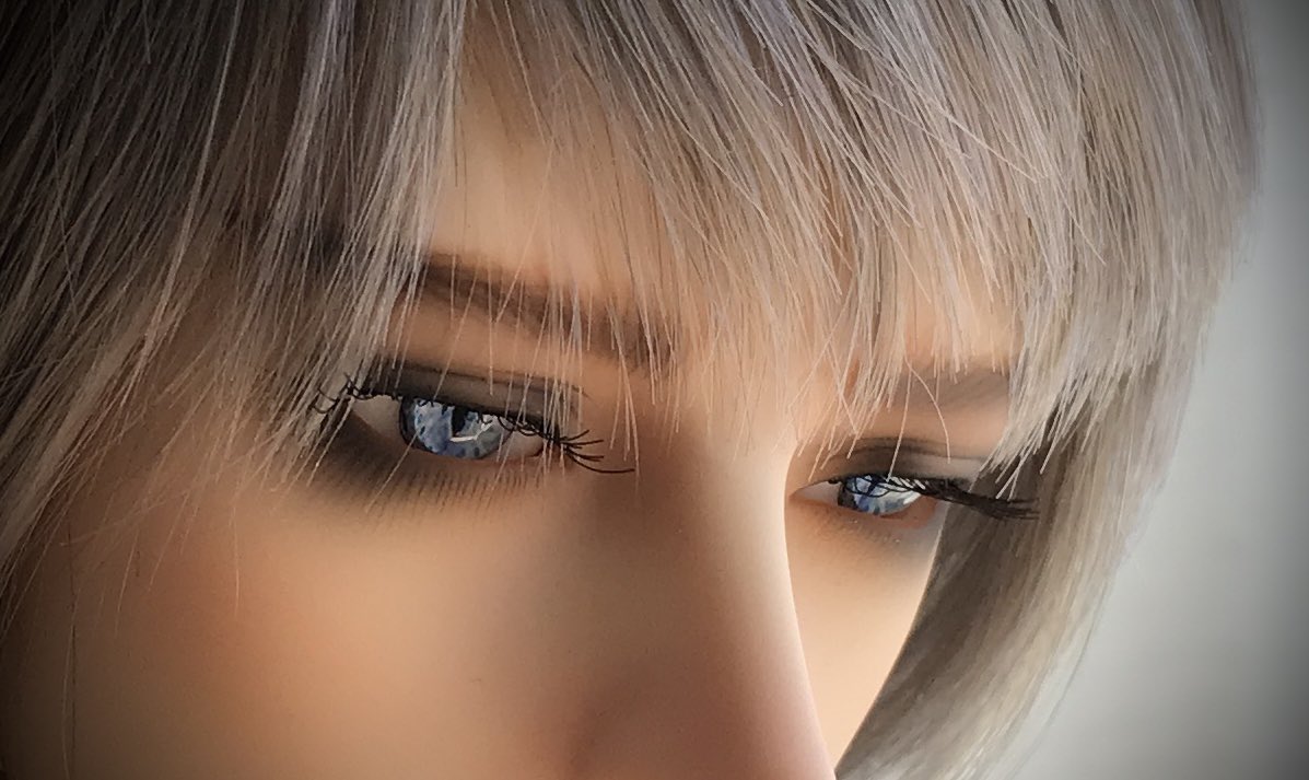 📣同じアイを所有されている方もいらっしゃると思うので情報共有です。

写真は全て同じメーカー様のレジンアイで購入から5年近く経過していますが経年劣化によると思われる虹彩の退色が見られます。
写真3, 4枚目は同じレジンアイです。4枚目の通り元々は青い色の虹彩でした。
リプ欄へ繋げます。