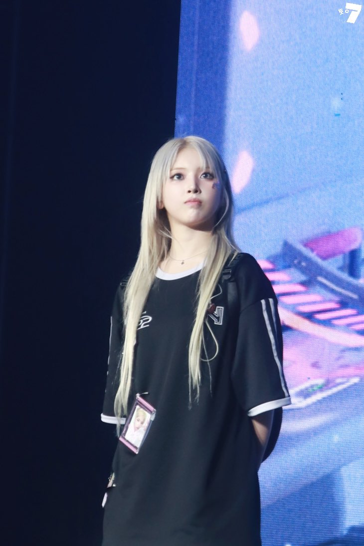 7ovesung's tweet photo. #NMIXX #엔믹스
#지우 #JIWOO https://t.co/XwaFp9cMC0