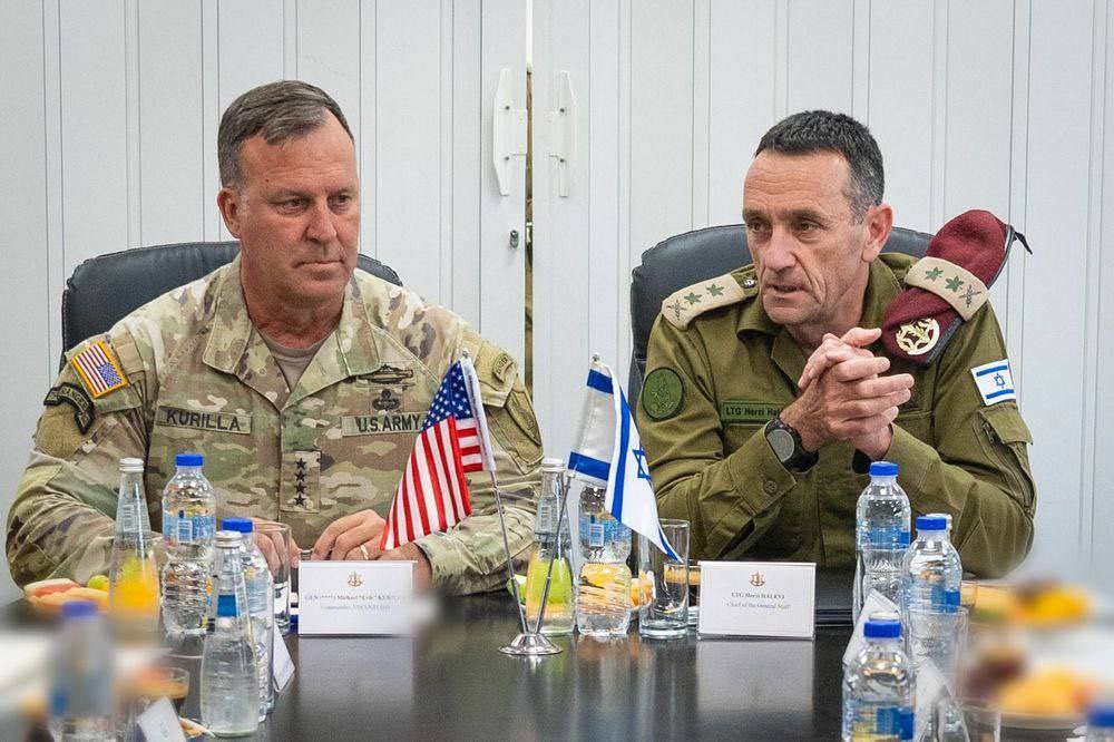 Looks like Israel will attack Iran, and in a massive way.

🔹US CENTCOM chief is in Tel Aviv, planning the attacks.

🔹Former Israeli PM tweets that Israel “must” attack:

⁃ Iran’s nuclear program 
⁃ Iran’s leadership 
⁃ Iran’s energy infrastructure 

Mad people. 😳