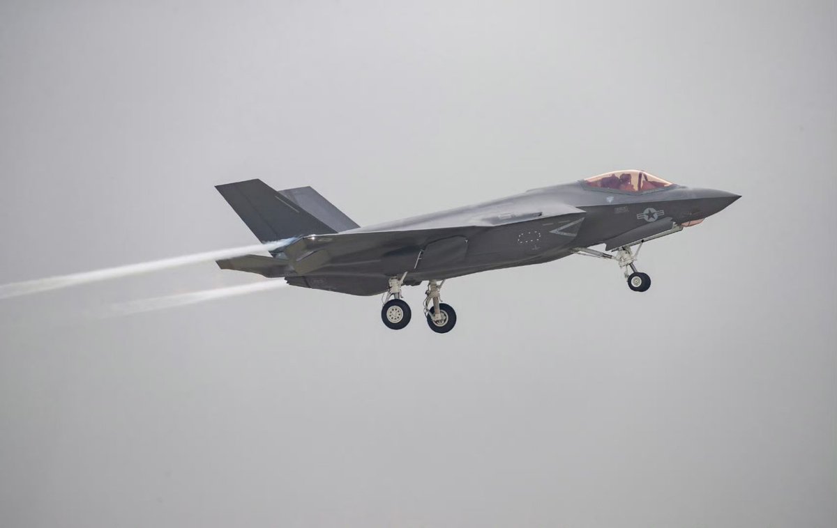 StrategicPrism1's tweet image. #F35C VS #J35 .