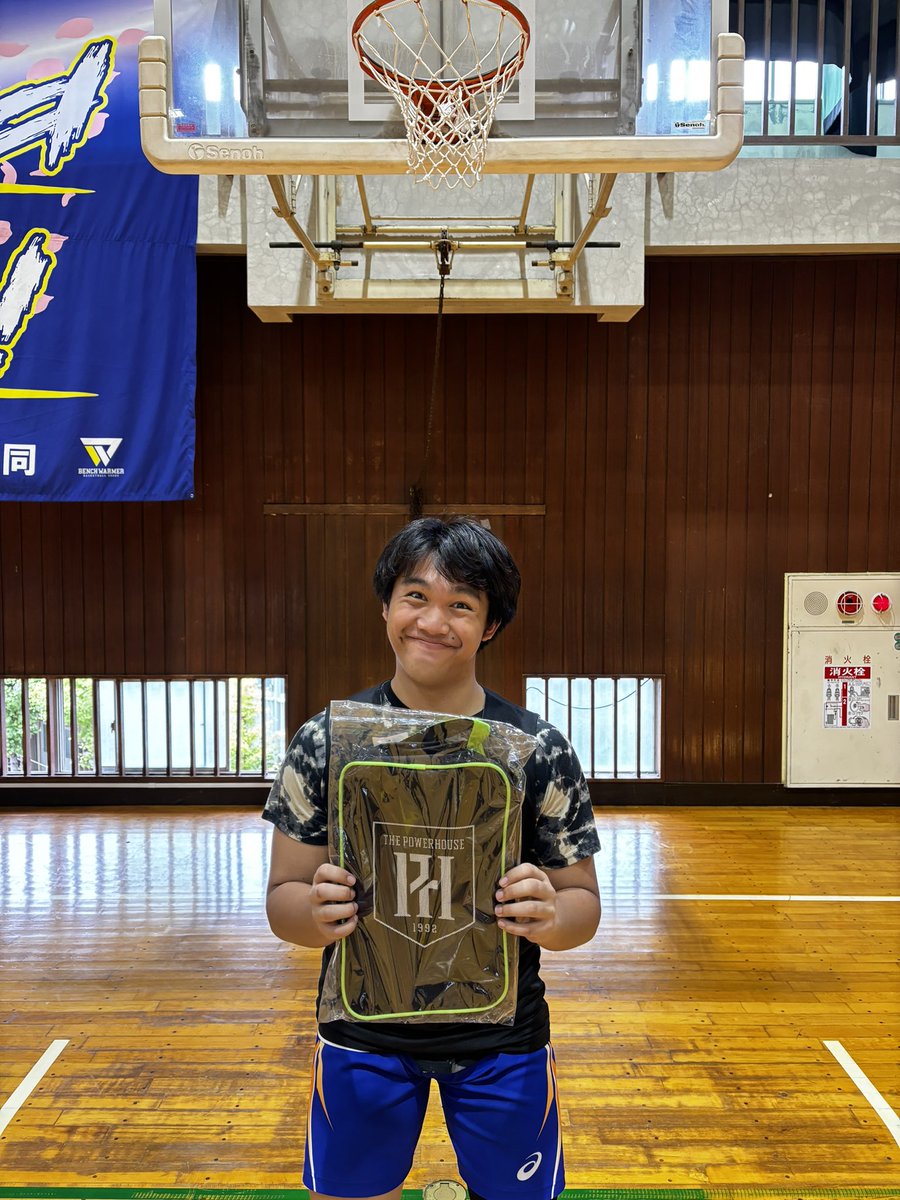 chiba3x3's tweet photo. U18CBACUP かんばったで賞🏆

惜しくも、セミファイナルで敗れたチームから「がんばったで賞」で景品を贈呈

これからの活躍にさらなる期待😁

#U18
#CBACUP
#千葉県バスケ
#3x3 https://t.co/Uc2VrSLwHw