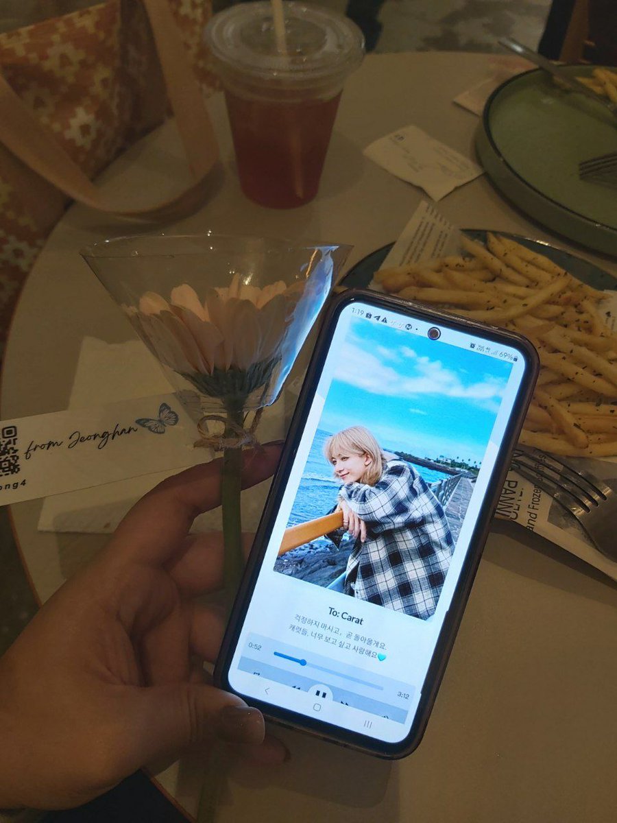 17pinkhannieee's tweet image. Thank youuuu everyoneeeee for the veryyy prettty freebiessss 💕 the cupsleeve is sooooooo cuteee! Ada wings 🥹

#YJH_BLOOMINGWITHLOVE