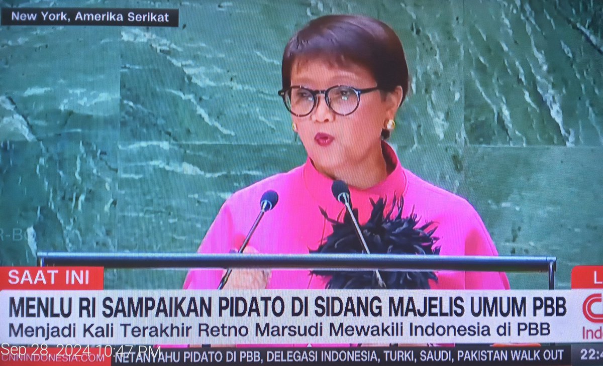 Menteri luar negeri terburuk sepanjang RI merdeka, obsesinya hanya soal entitas teroris bernama hamas/palestina, padahal banyak pekerjaan lain ; mengurus pekerja migran RI korban TPPO, eksil terlantar, mengurus WNI yang kurang mujur di negara lain, mempromosikan produk RI dll.