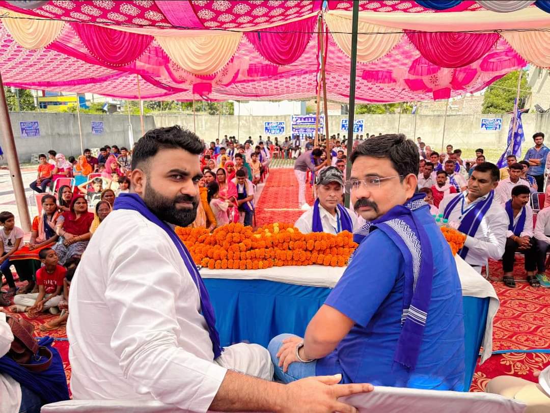 VinayRatanSingh's tweet photo. आज ग़ाजियाबाद में भीम आर्मी व आज़ाद समाज पार्टी (कांशीराम)की सदस्यता अभियान https://t.co/5yPQ0OXfnO