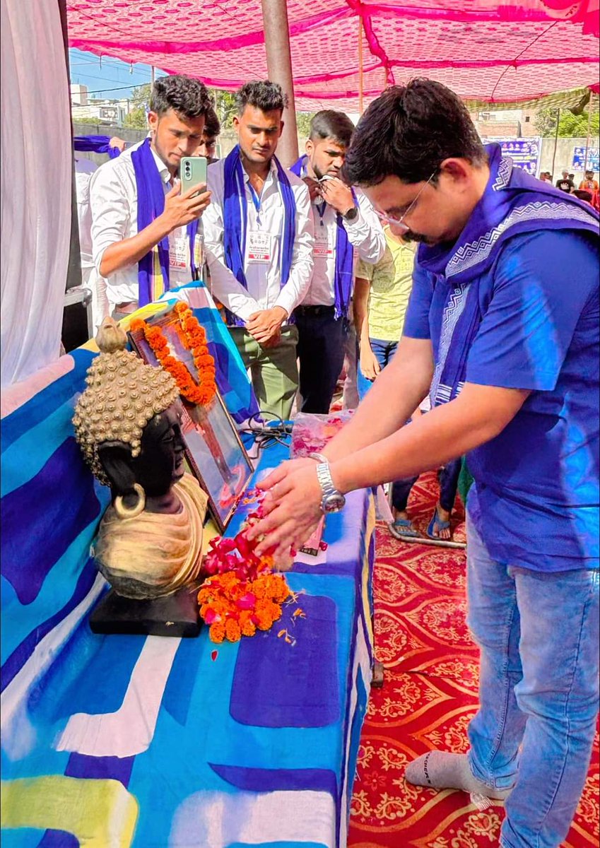 VinayRatanSingh's tweet photo. आज ग़ाजियाबाद में भीम आर्मी व आज़ाद समाज पार्टी (कांशीराम)की सदस्यता अभियान https://t.co/5yPQ0OXfnO