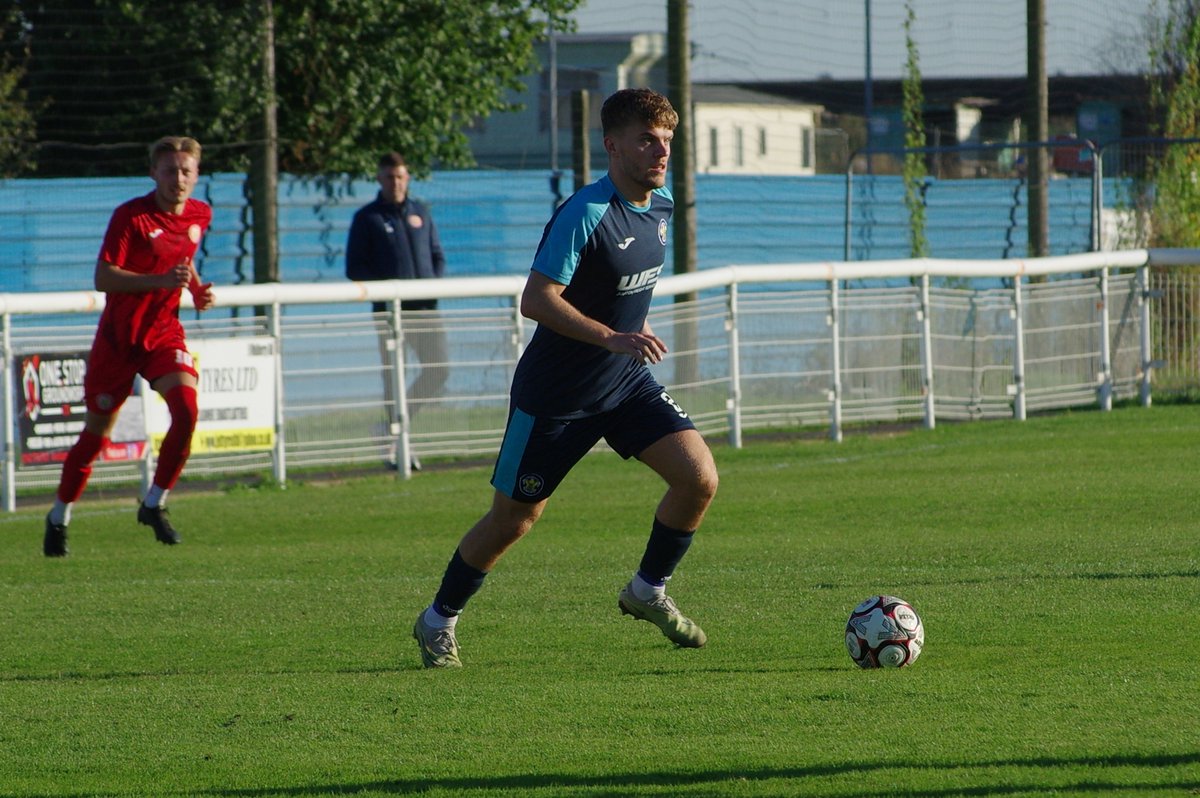 RayleighFootie's tweet image. A few photos📸 from Rayleigh Towns 1-2 loss to Harlow Town a hard one to take but can’t fault the players commitment and work rate, and how lucky🍀 were Harlow with the deflected goal that won it for them! We go again Tuesday👊
@RayleighTownFC1 @NonLeagueCrowd