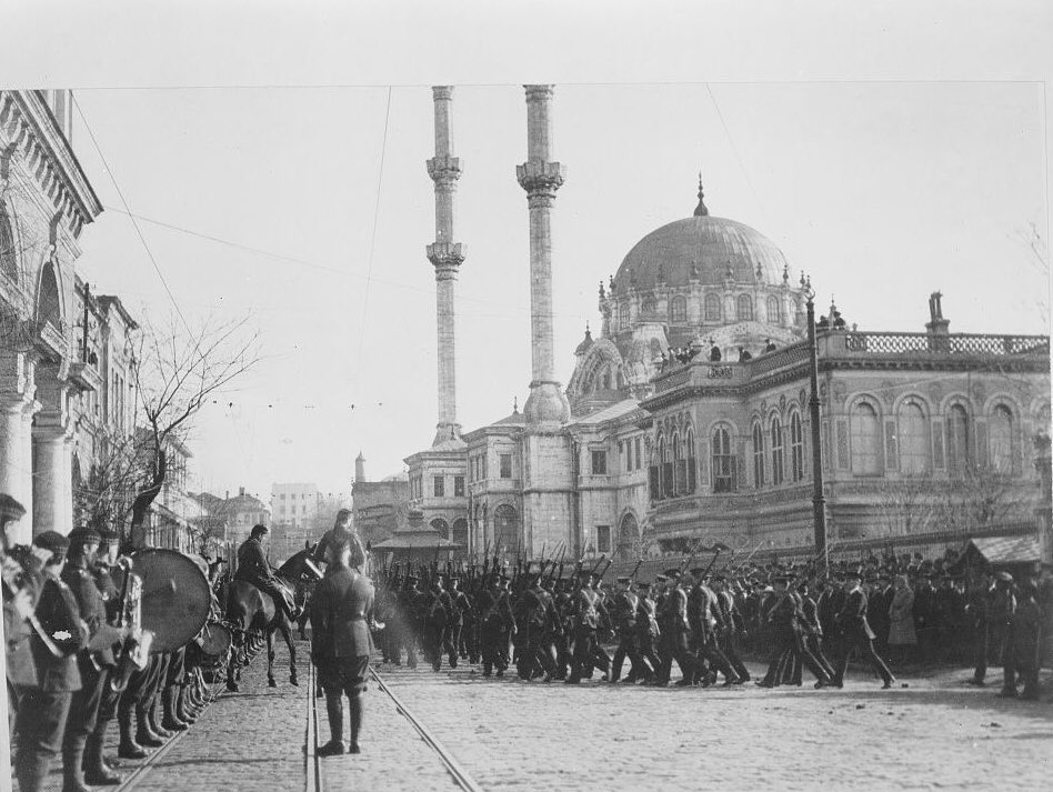 CvkPinar's tweet photo. İşgal kuvvetleri tarafından işgal edilen Tophane Kışlası’nın kurtuluşu. 
Tophane Kışlası ve Tophane-i Amire yapıları, İngiliz ve Fransız askeri kuvvetlerince işgal edilmişti. #istanbulunkurtuluşu #tophane #MSGSÜ https://t.co/5Cp8YVCshQ