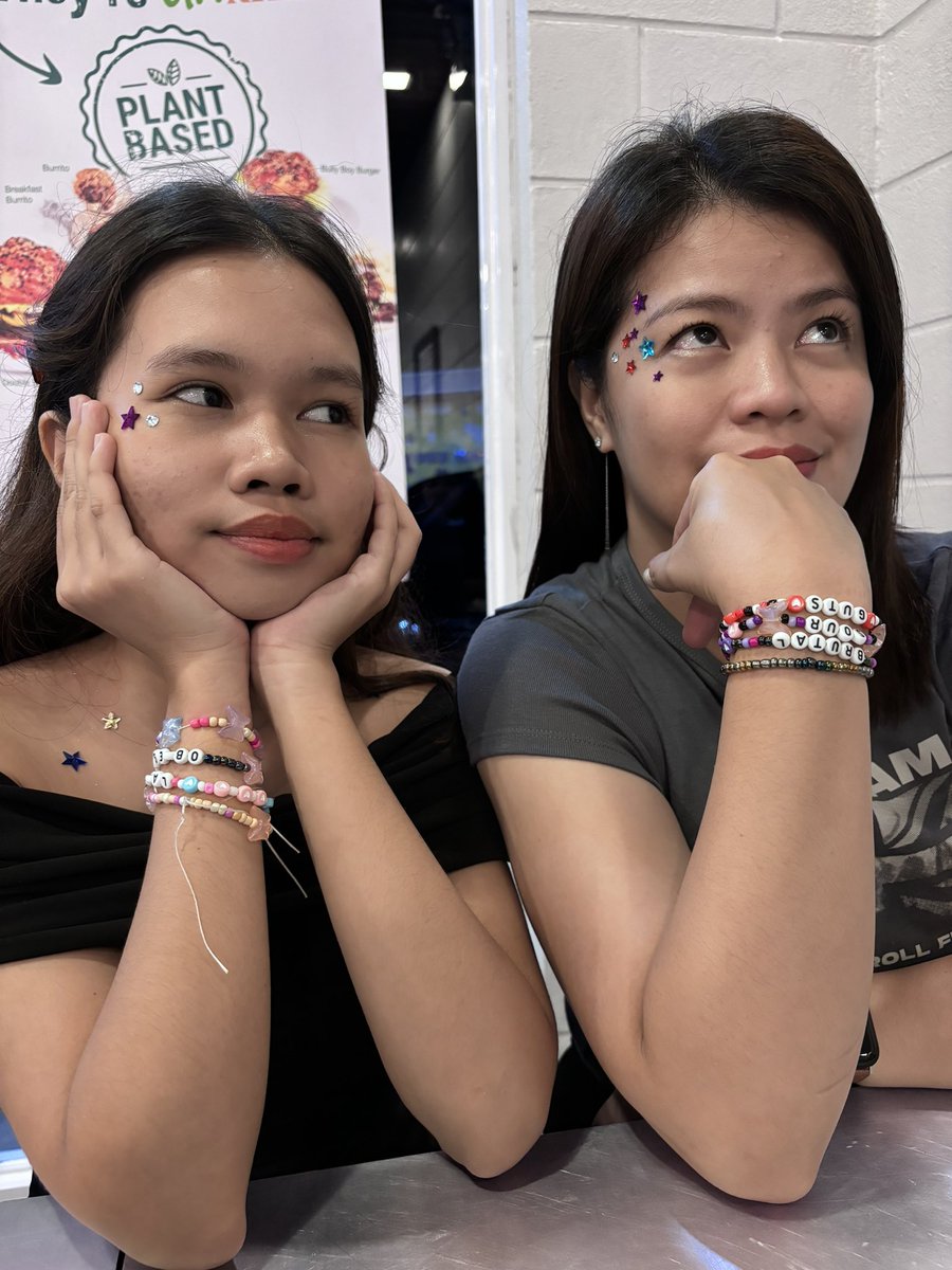 prettimang's tweet image. Manifesting @oliviarodrigo ‘s concert since 2021. From All I want to All American Bitch!  💜