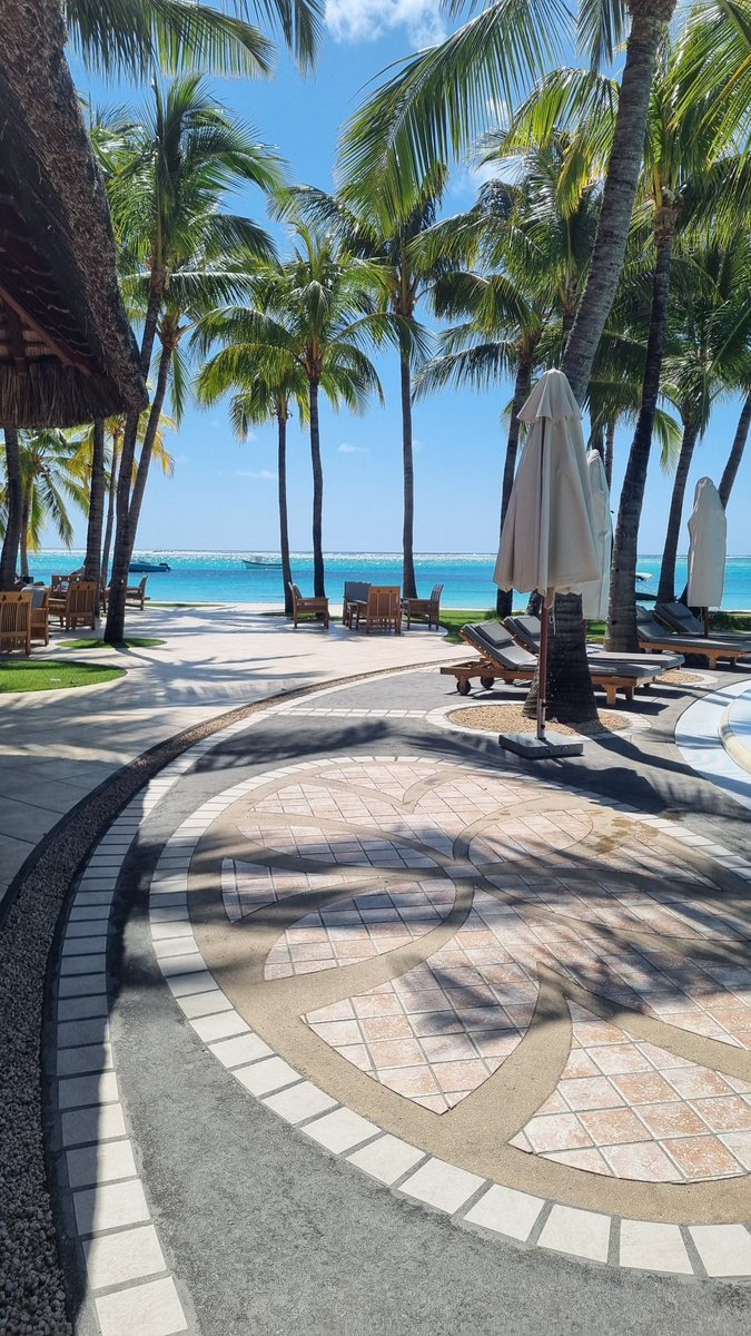 beachtag's tweet photo. P. A. R. A. D. I. S. E. 

📍Paradis Beachcomber Resort &amp; Spa

#beachtagholidays 
#BeachcomberLife
#TropicalDreams
#YourBestHolidayYet
#BeachcomberToursSA
#BeachcomberExperience
#ratherbeinmauritius https://t.co/nx2OoSJj8A