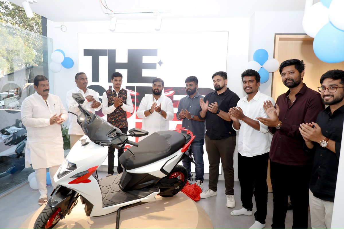 Pune, get your helmets on! 🛵 We’re FINALLY here! Check out India’s longest range scooter at the newly opened #SimpleStore near you in Kharadi!