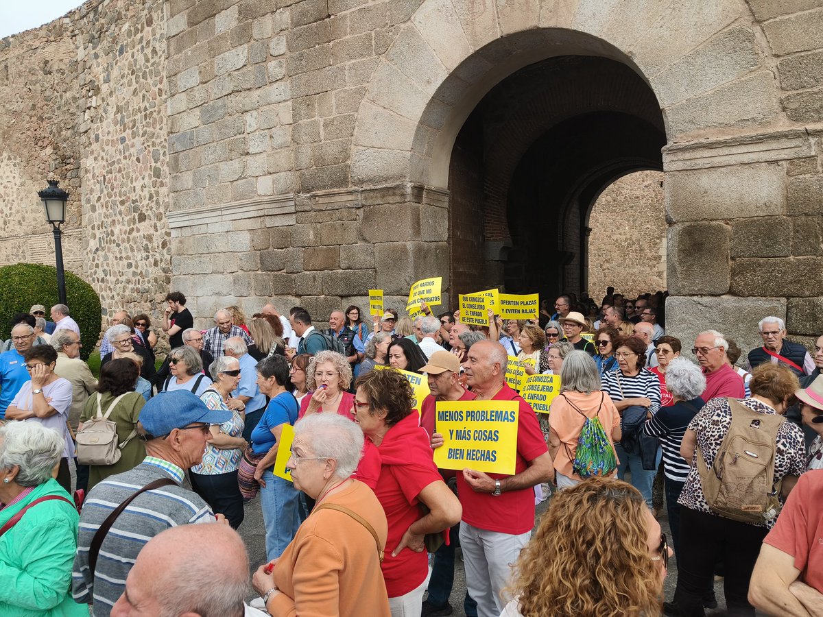 No es sólo Madrid, no es sólo el PP. Castilla - La Mancha se mueve en Toledo contra la privatización de la #SanidadPública